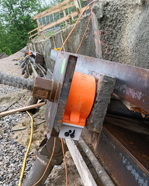 Load Cell Mounted on Wall
